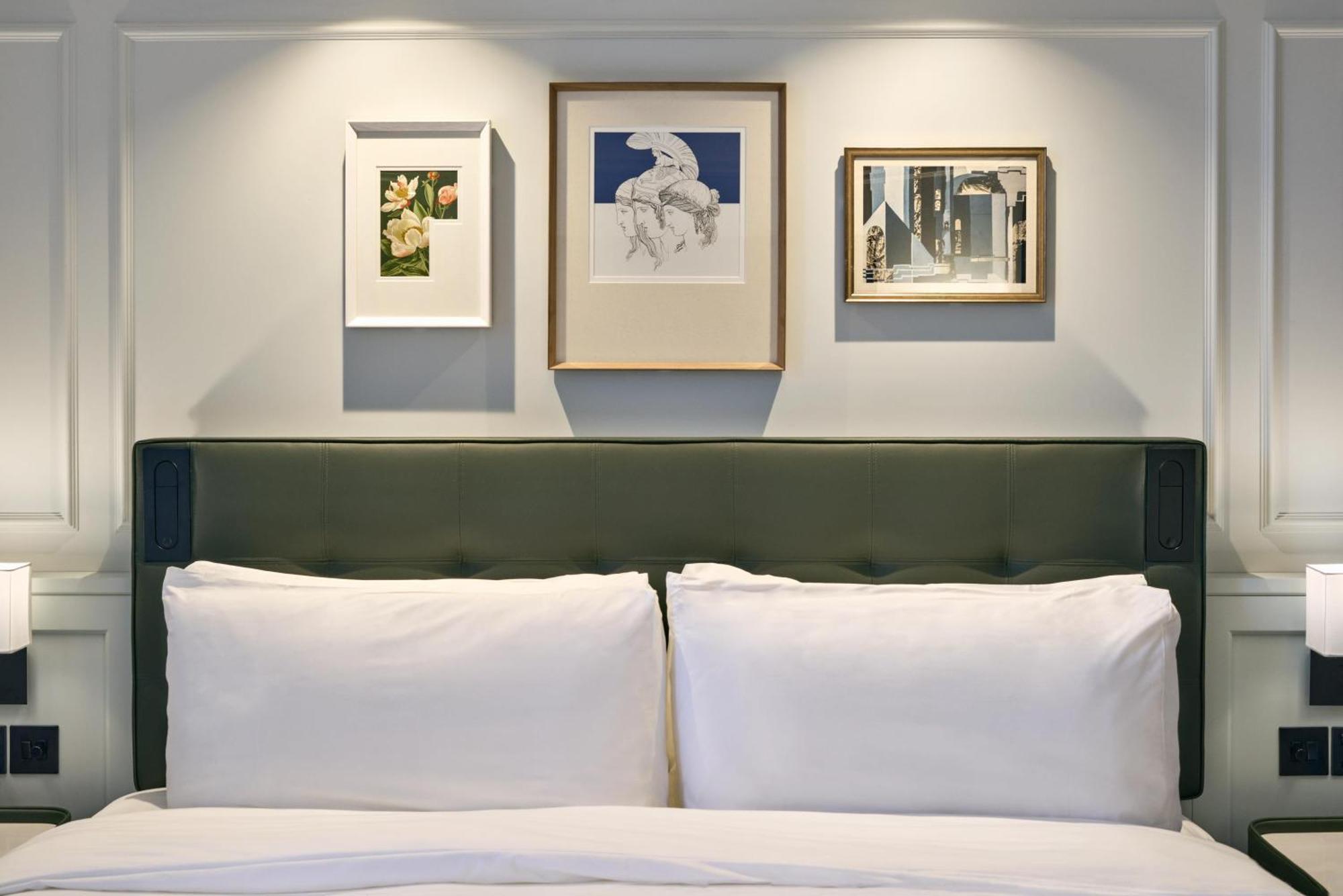 Premium King Room