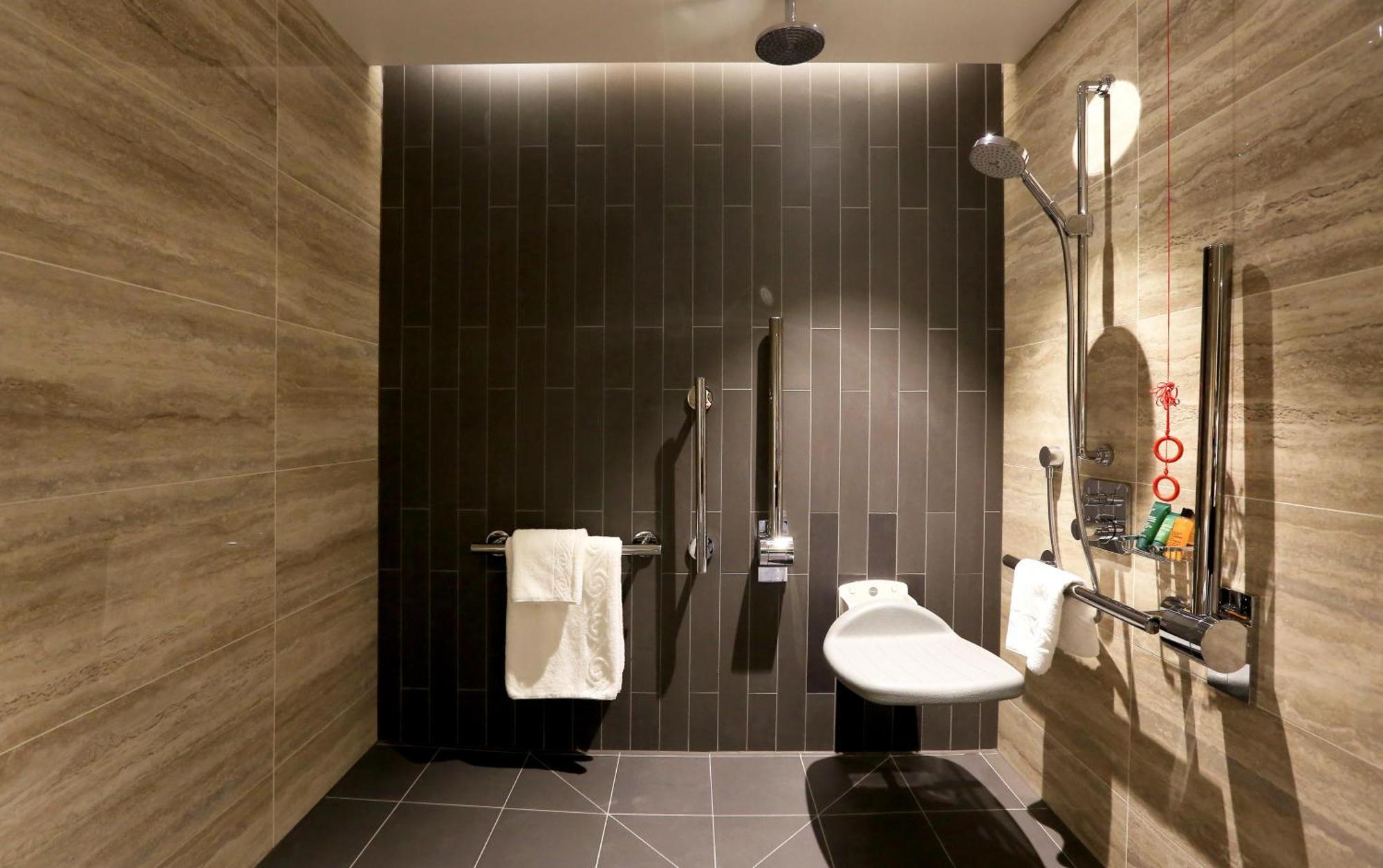 King Room Mobility Access