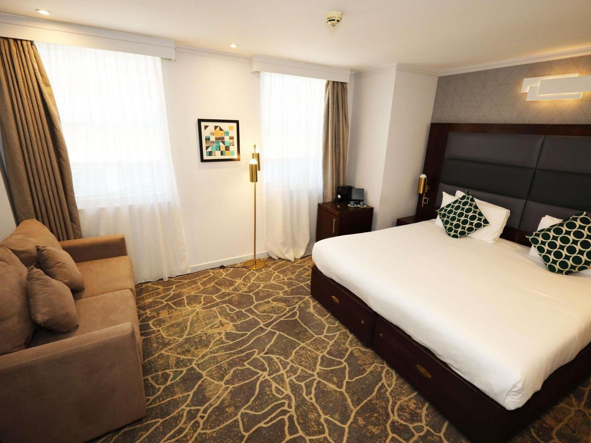 Executive King Room Sofa Bed