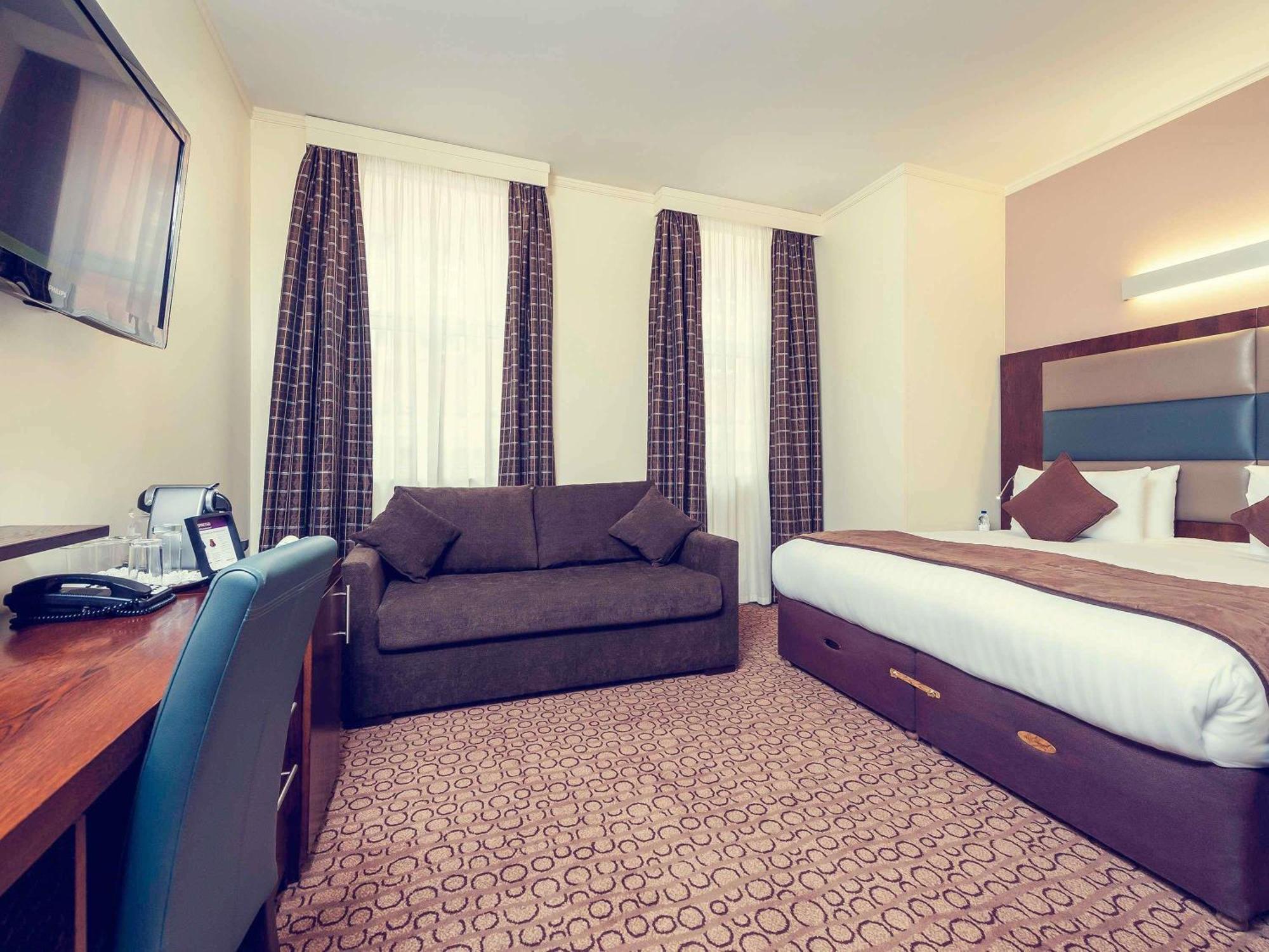 Executive King Room Sofa Bed