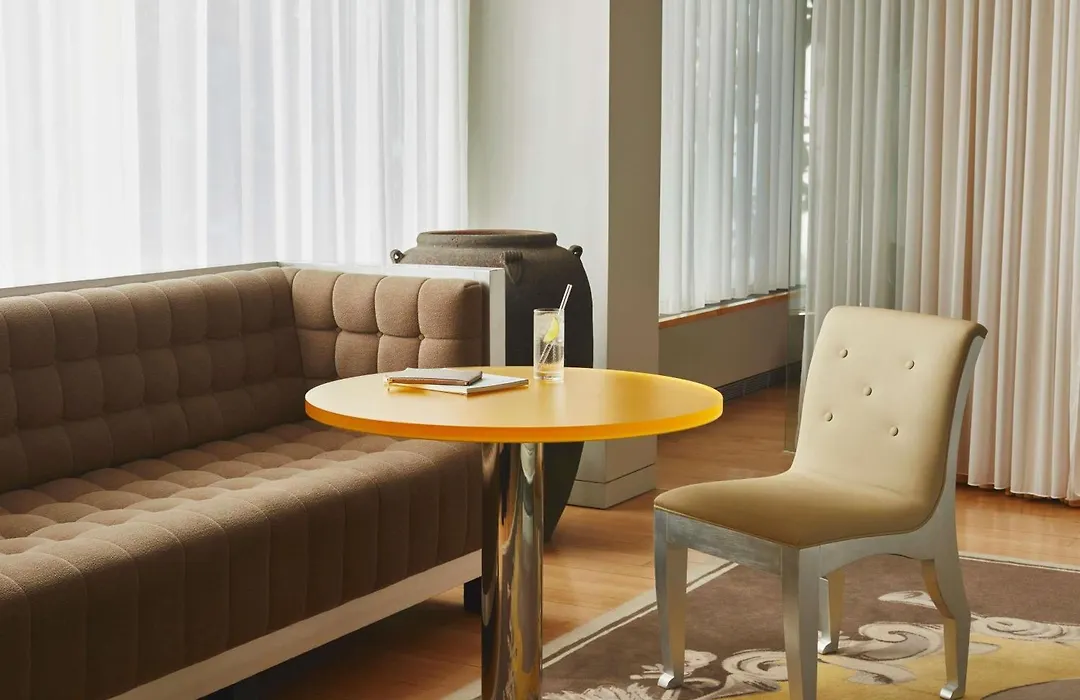 Sanderson London-1