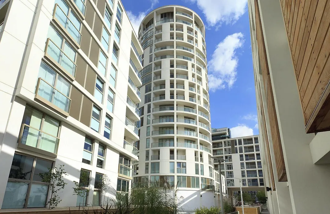 Saco Canary Wharf - Trinity Tower-1