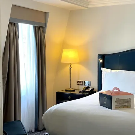 The Waldorf Hilton-3